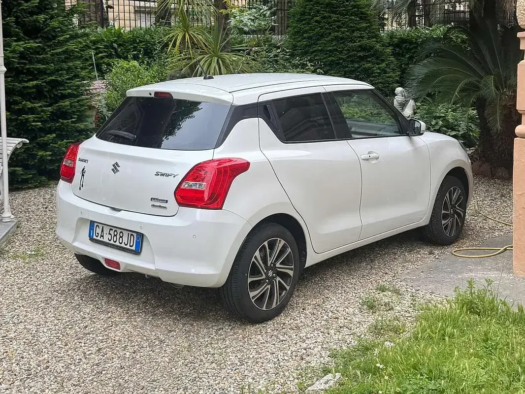Usata Suzuki Swift 83 CV (61 kW) 2020 Bianco Utilitaria