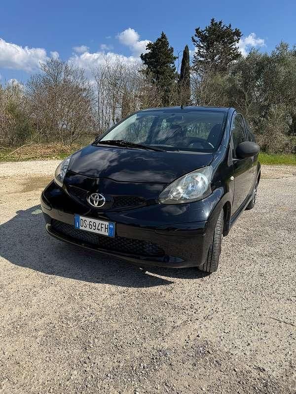 Usata Toyota Aygo 68 CV (50 kW) 2008 Nero Utilitaria