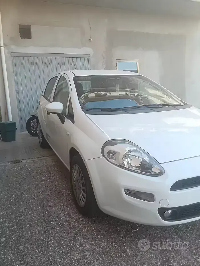 Usata Fiat Punto 69 CV (50 kW) 2017 Bianco Utilitaria