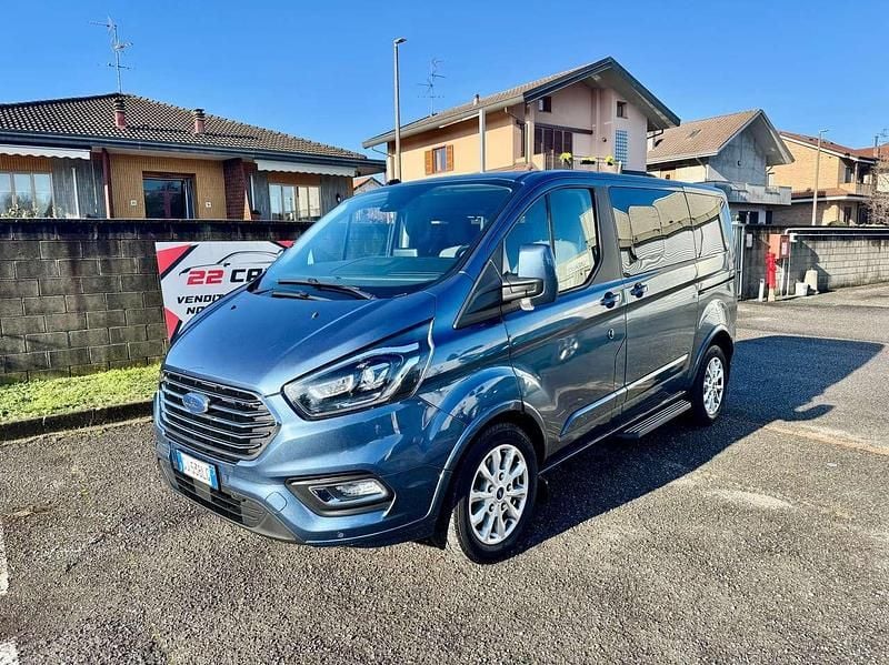Usata Ford Tourneo Custom 131 CV (96 kW) 2022 Blu Furgone