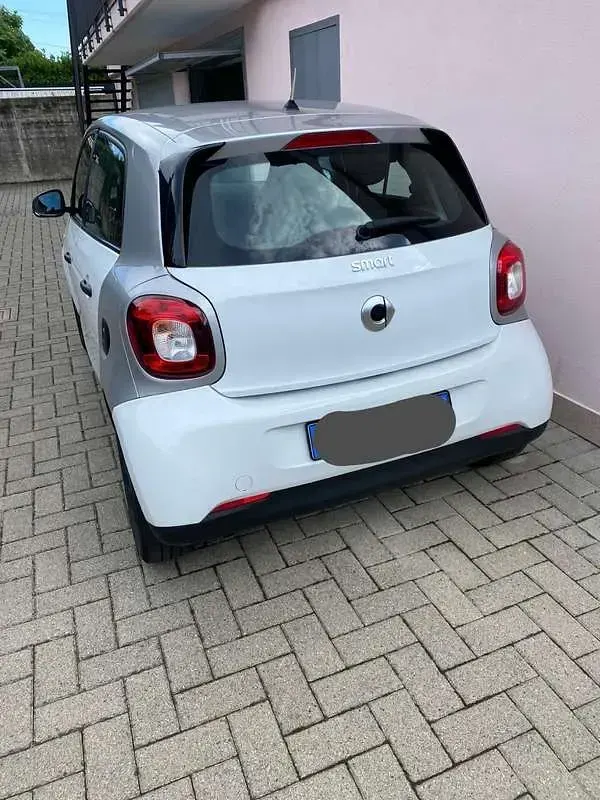 Usata Smart ForFour Prime 71 CV (52 kW) 2015 Bianco Utilitaria