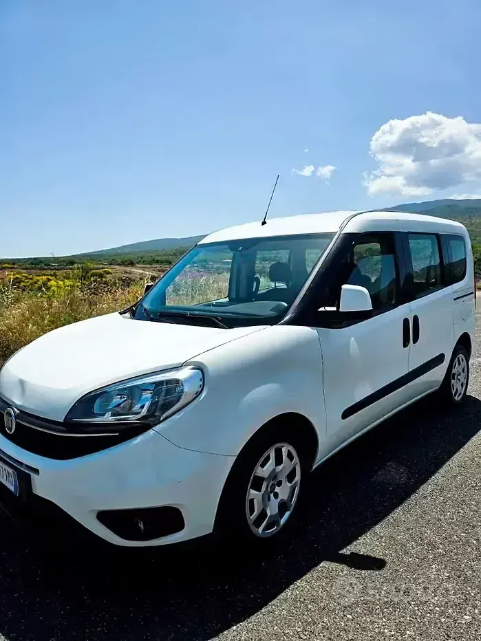 Usata Fiat Doblò 105 CV (77 kW) 2017 Bianco Monovolume