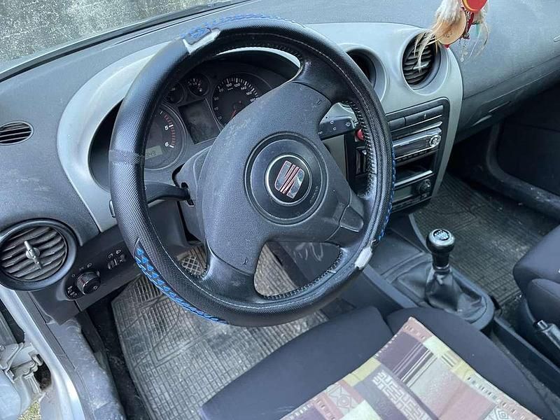 Usata Seat Ibiza Sport 101 CV (74 kW) 2005 Argento Utilitaria