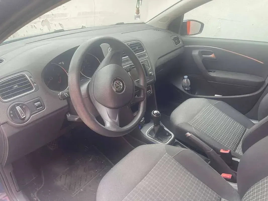 Usata VW Polo Trendline 75 CV (55 kW) 2016 Blu/azzurro Berlina