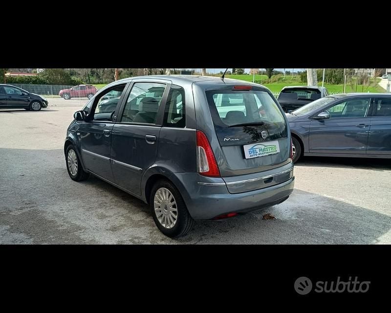 Usata Lancia Musa 77 CV (56 kW) 2013 Grigio Monovolume