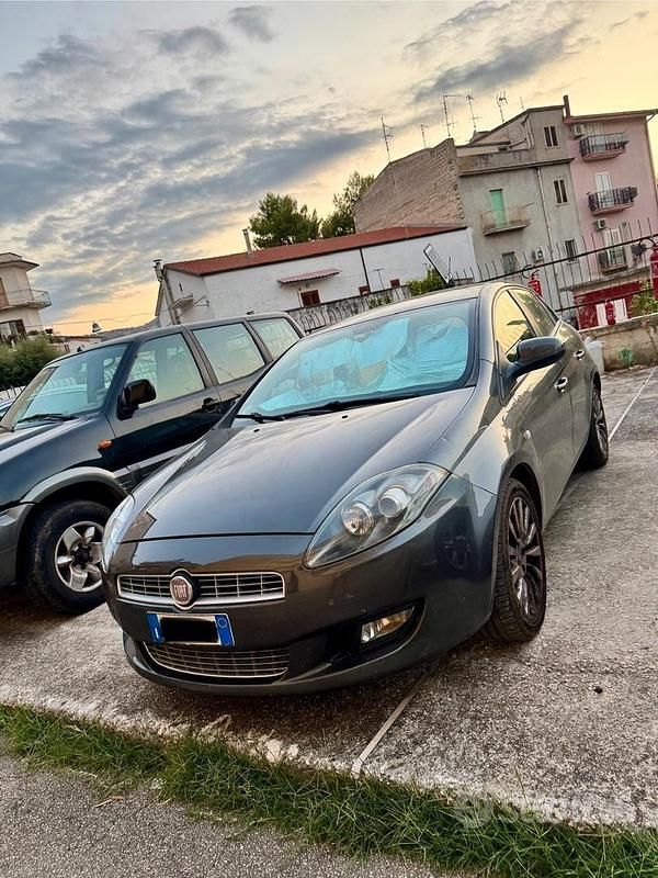 Usata 2010 Fiat Bravo Emotion Due volumi | 2000 € (Super prezzo) - Immagine 1/4