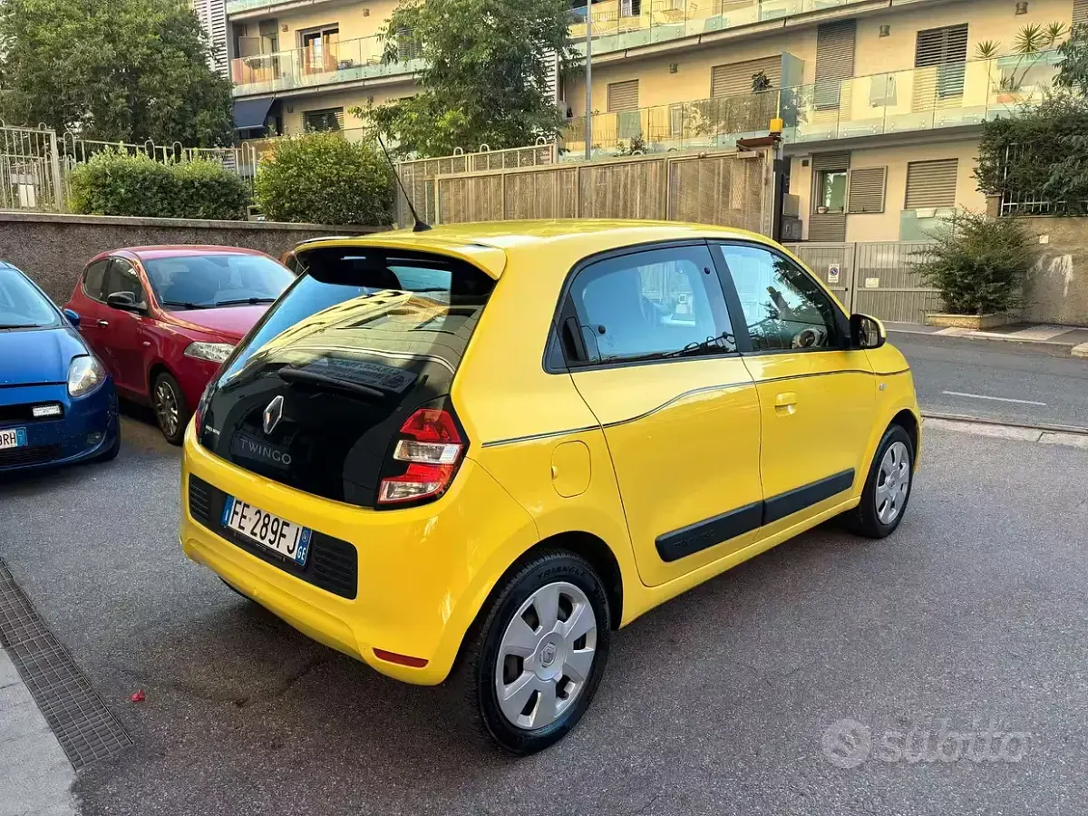 Usata Renault Twingo SE 69 CV (50 kW) 2016 Giallo Utilitaria
