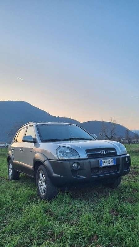 Usata Hyundai Tucson Active 141 CV (103 kW) 2006 Argento SUV