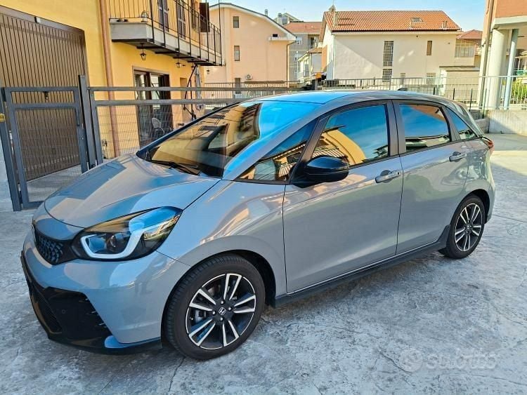 Usata Honda Jazz Sport 107 CV (78 kW) 2024 Grigio Utilitaria