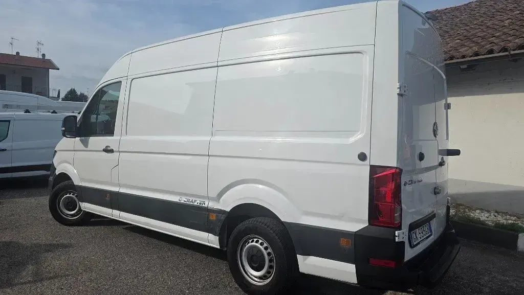 Usata VW e-Crafter 100 kW (136 CV) 2022 Bianco / pastello Furgone