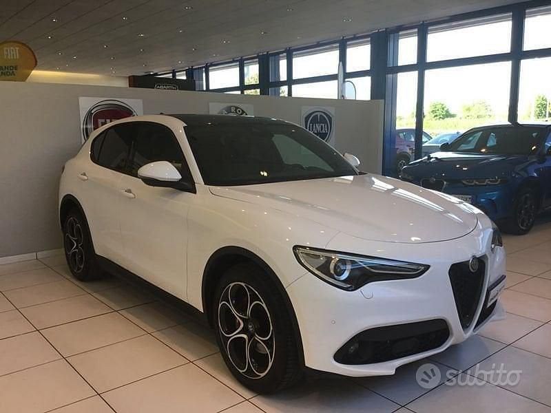 Usata Alfa Romeo Stelvio Sprint 190 CV (139 kW) 2022 Bianco SUV