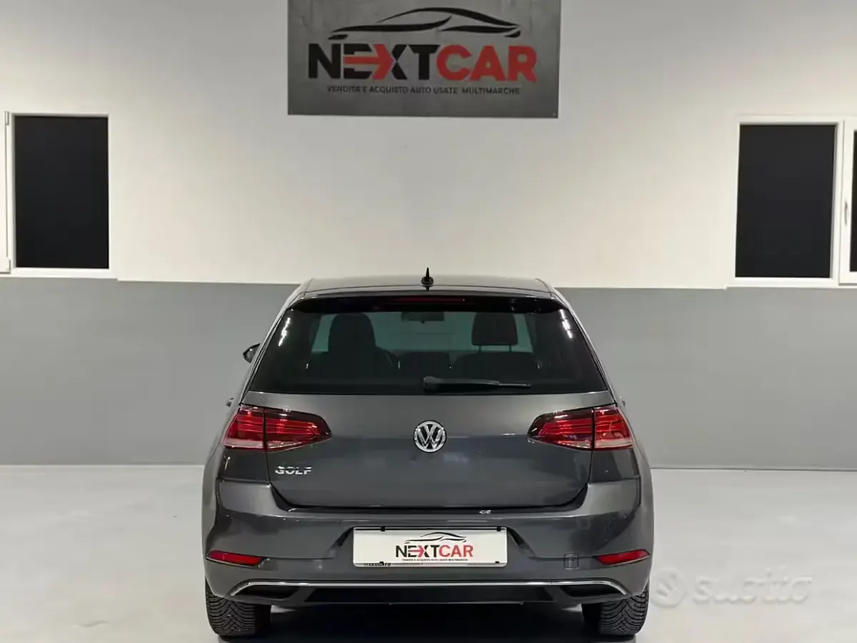 Używany VW Golf VII Sport 116 KM (85 kW) 2018 Szary Sedan/Limuzyna