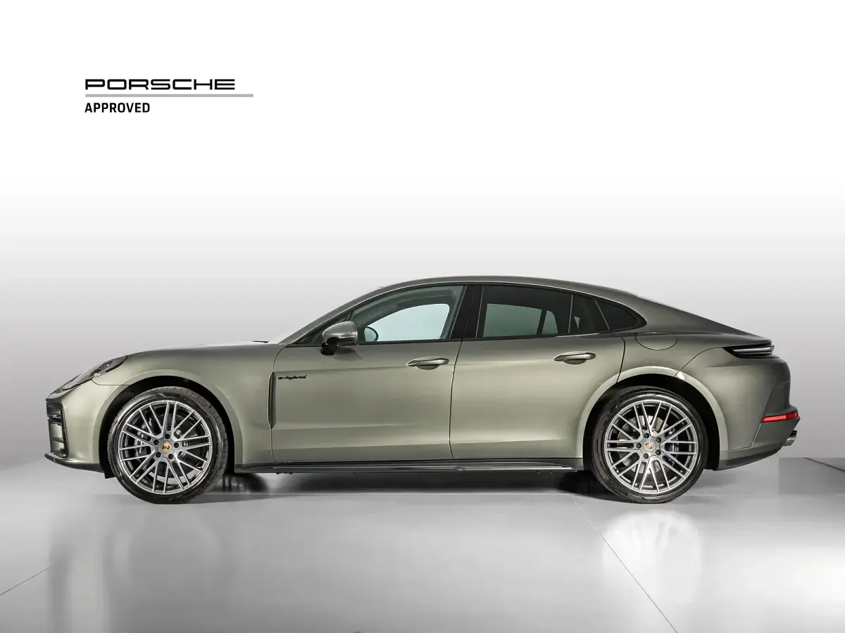 Usata Porsche Panamera 2024 Verde aventurine metallizzato Utilitaria