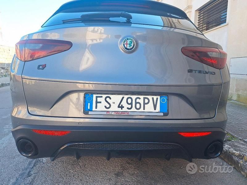 Usata Alfa Romeo Stelvio 190 CV (139 kW) 2019 Grigio SUV