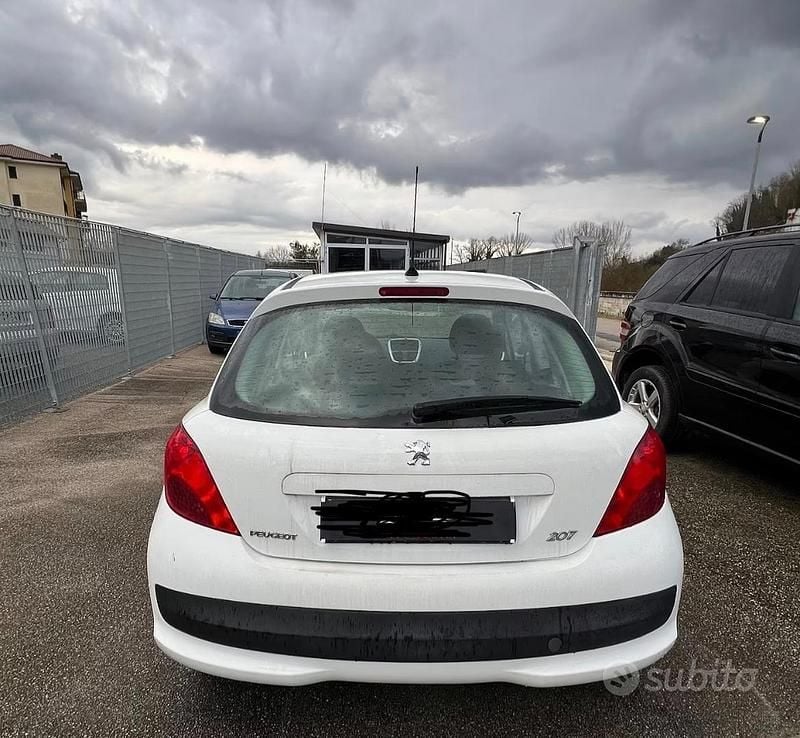 Usata Peugeot 207 2010 Bianco Utilitaria