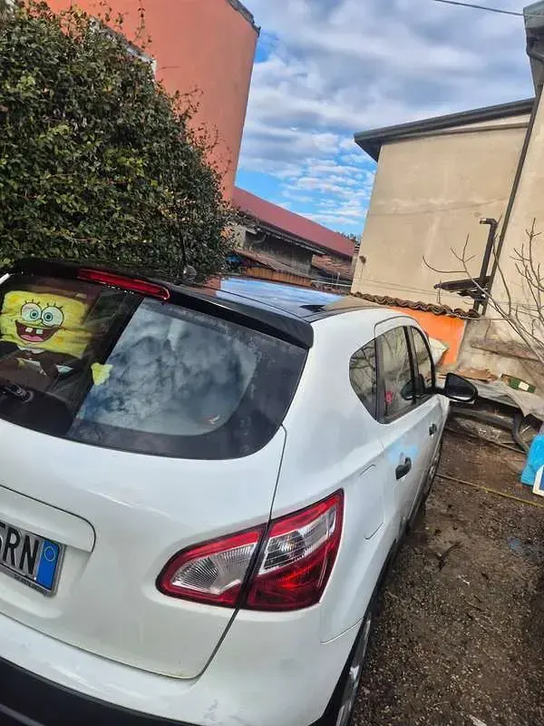 Usata Nissan Qashqai 84 CV (61 kW) 2012 Bianco SUV