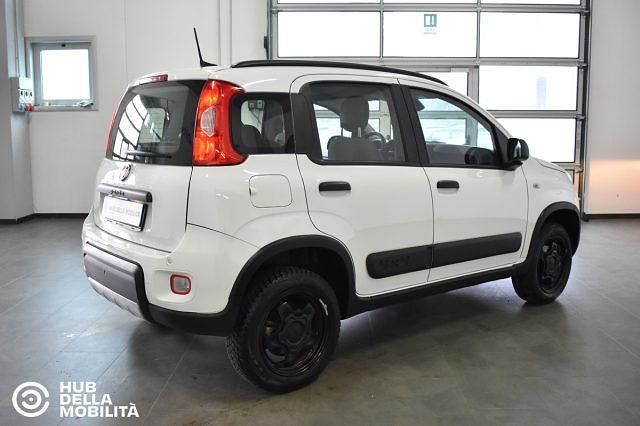 Usata Fiat Panda 4x4 Wild 86 CV (63 kW) 2022 Bianco Utilitaria