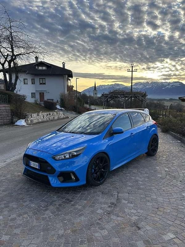 Usata Ford Focus RS 351 CV (258 kW) 2016 Blue nitro Berlina