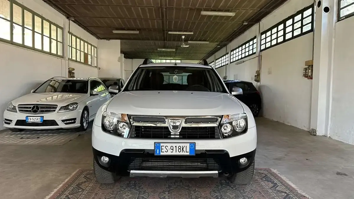 Usata Dacia Duster Lauréate 107 CV (78 kW) 2013 Bianco SUV