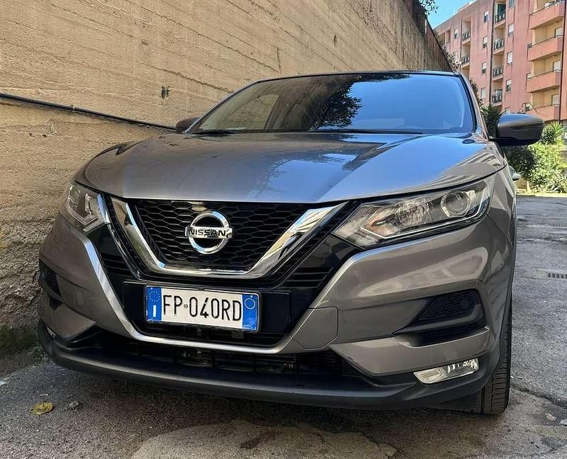 Usata Nissan Qashqai 131 CV (96 kW) 2018 Grigio SUV