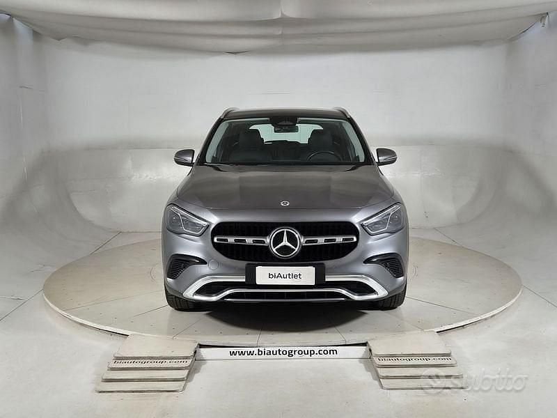 Usata Mercedes GLA200 Advanced 150 CV (110 kW) 2023 Grigio SUV