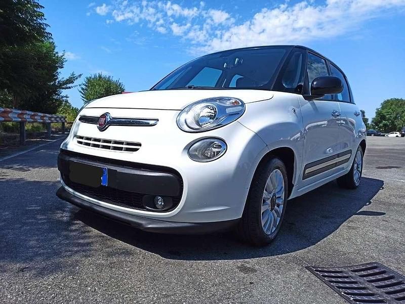 Bianco Usata 2014 Fiat 500L Lounge Monovolume | 8500 € (Buon prezzo) - Immagine 1/4