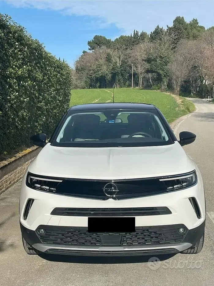 Usata Opel Mokka Elegance 101 CV (74 kW) 2023 Bianco SUV