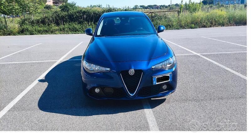 Blu Usata 2017 Alfa Romeo Giulia Tre volumi | 19.500 € (Buon prezzo) - Immagine 1/4