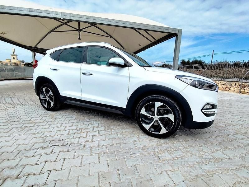 Usata Hyundai Tucson Xpossible 115 CV (84 kW) 2016 Bianco SUV