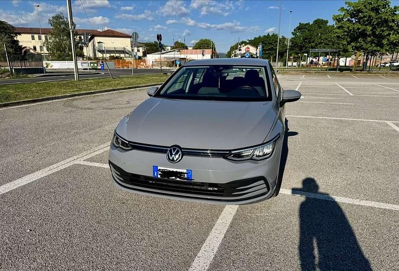 Usata VW Golf VIII Life 110 CV (80 kW) 2020 Berlina