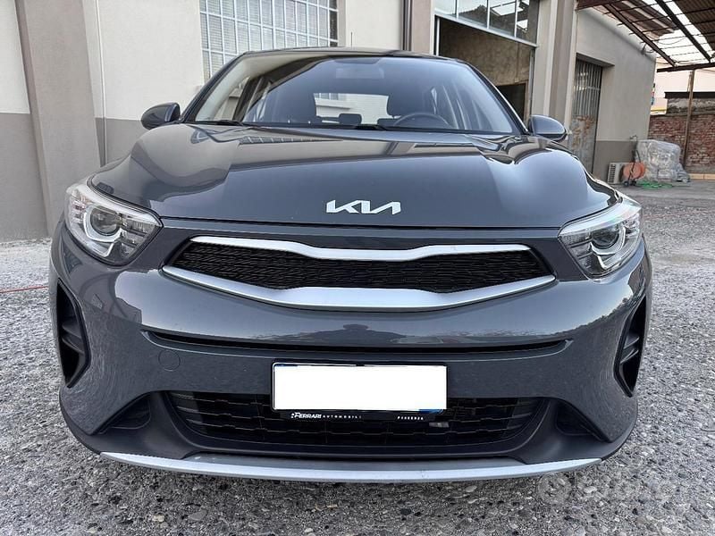 Usata Kia Stonic 84 CV (61 kW) 2022 Grigio SUV