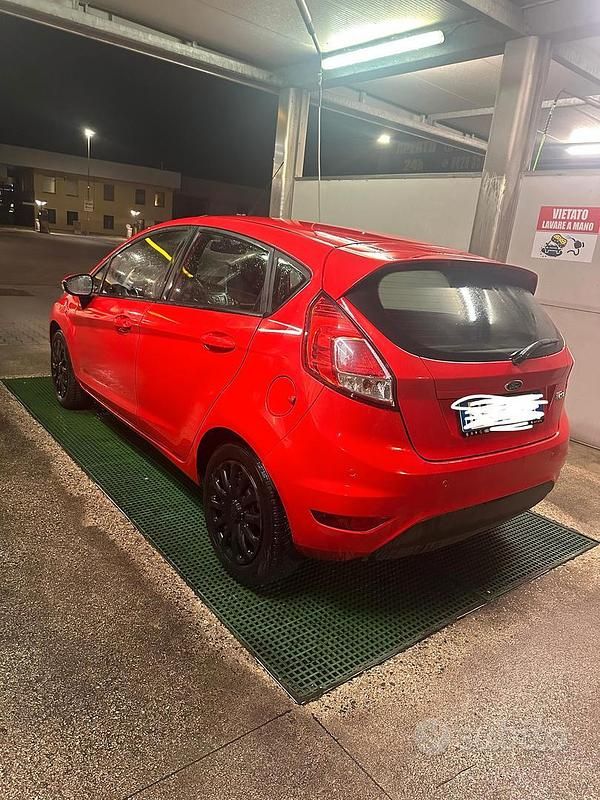 Usata Ford Fiesta 60 CV (44 kW) 2016 Berlina