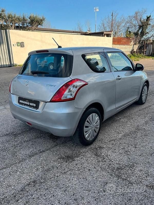 Usata Suzuki Swift 74 CV (54 kW) 2014 Grigio Utilitaria