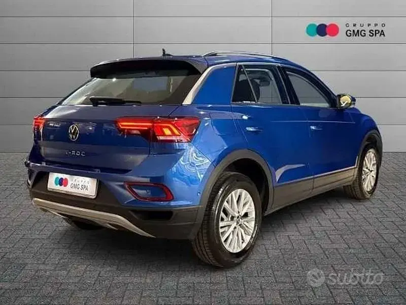 Usata VW T-Roc Life 150 CV (110 kW) 2024 Blu SUV
