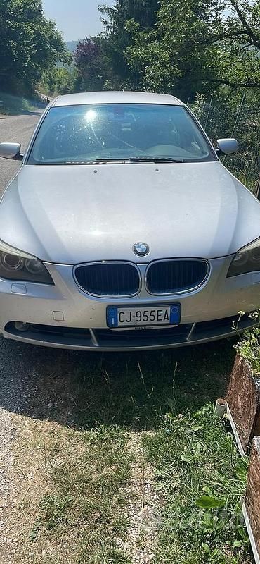 Usata 2004 BMW 530 Tre volumi | 5000 € (Buon prezzo) - Immagine 1/4
