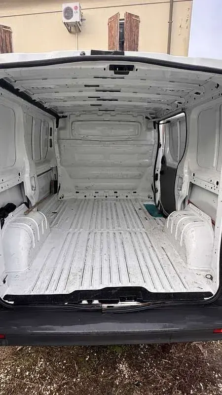 Usata Renault Trafic 114 CV (83 kW) 2009 Bianco Monovolume