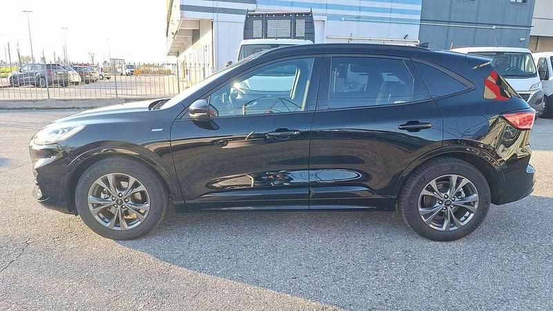 Usata Ford Kuga ST-Line X 152 CV (111 kW) 2022 Nero SUV