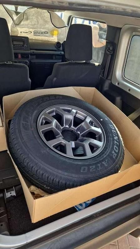 Nuova Suzuki Jimny 102 CV (75 kW) 2026 Argento metallizzato SUV