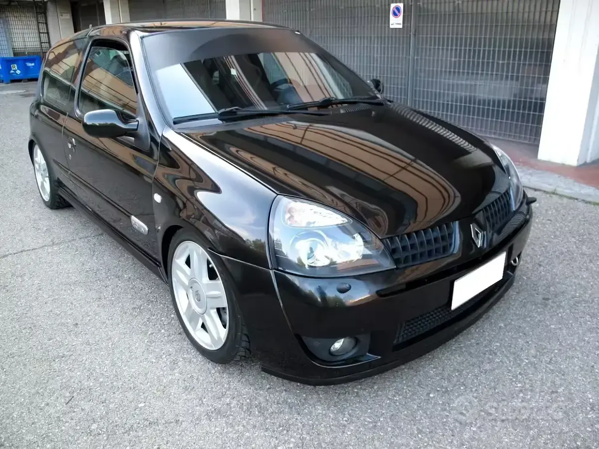 Usata Renault Clio II R.S. 169 CV (124 kW) 2002 Nero Utilitaria