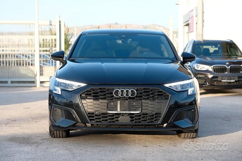 Nero Usata 2023 Audi A3 Tre volumi | 25.990 € (Buon prezzo) - Immagine 1/4