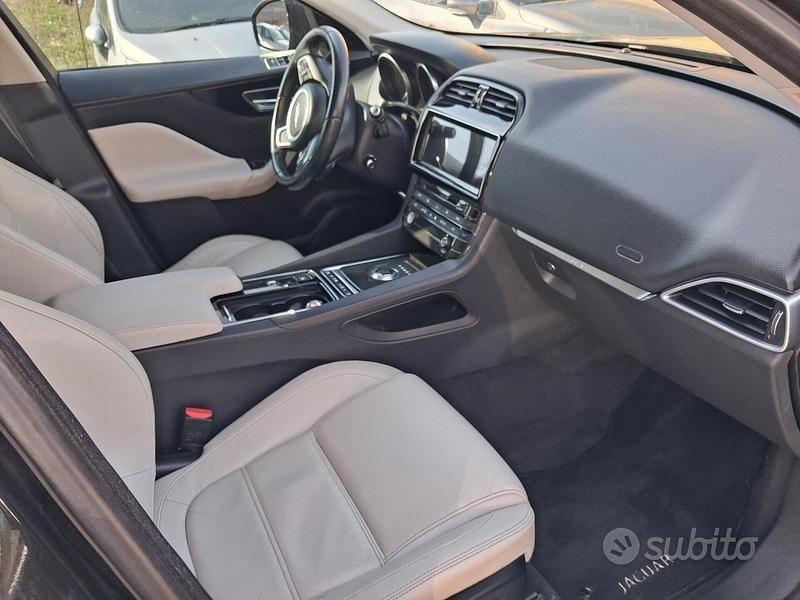Usata Jaguar F-Pace R-Sport 180 CV (132 kW) 2016 Nero SUV