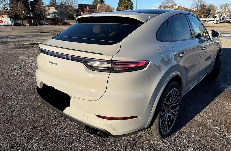 Usata Porsche Cayenne Coupe Platinum Edition 340 CV (250 kW) 2022 Beige Coupé