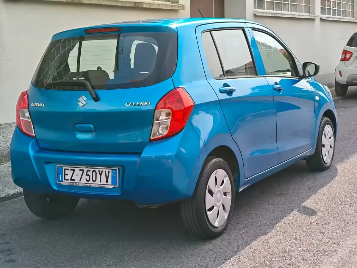Usata Suzuki Celerio 68 CV (50 kW) 2015 Blu Utilitaria