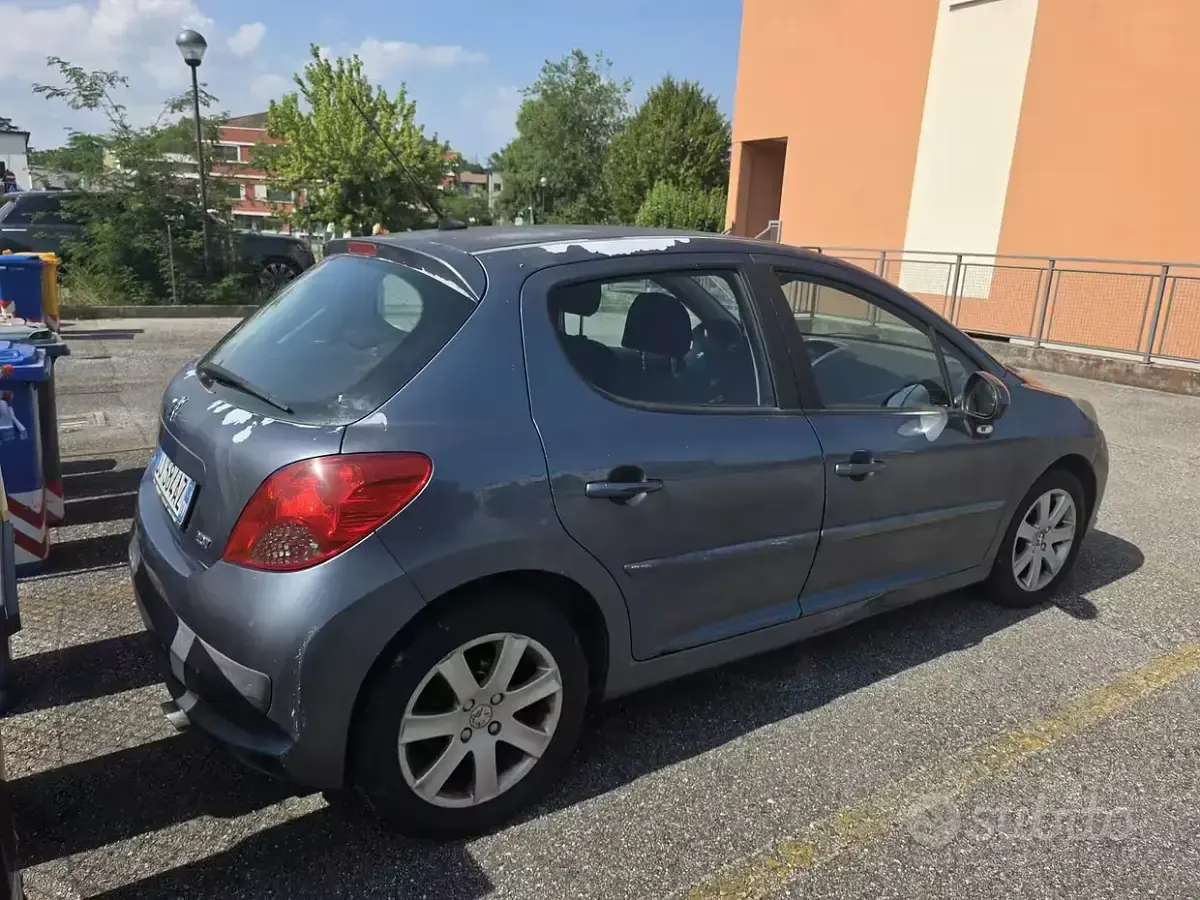 Usata Peugeot 207 90 CV (66 kW) 2007 Bluazzurro Berlina