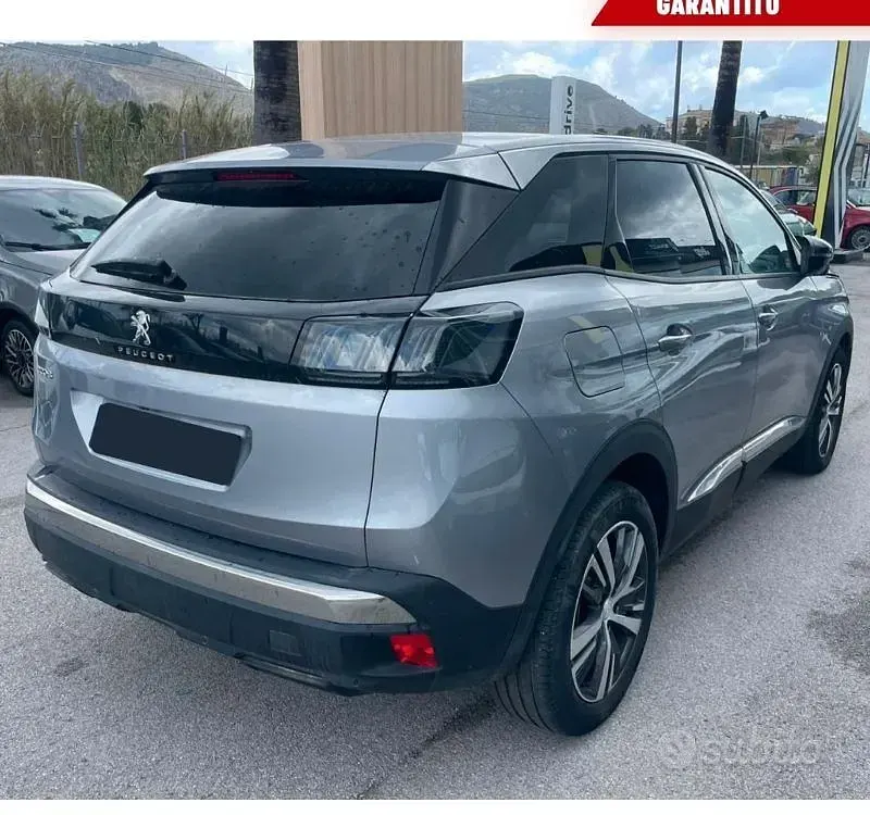 Usata Peugeot 3008 Allure 131 CV (96 kW) 2024 Bluazzurro SUV