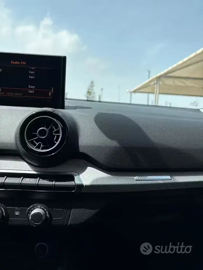 Gebraucht Audi Q2 S-Line 116 PS (85 kW) 2018 Grau SUV