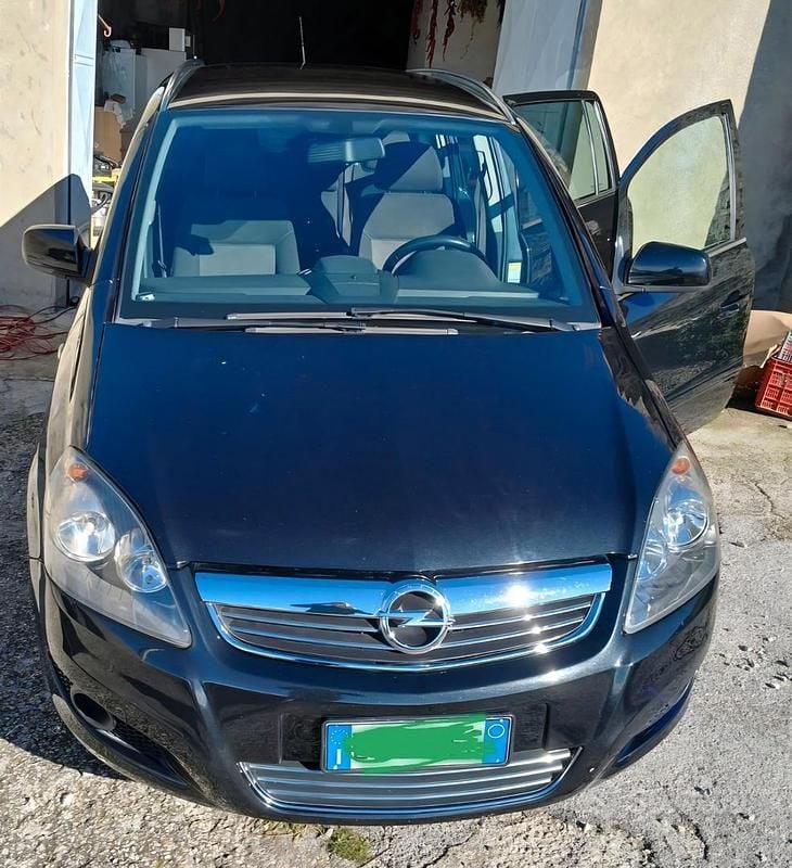 Usata Opel Zafira 150 CV (110 kW) 2014 Blu Monovolume