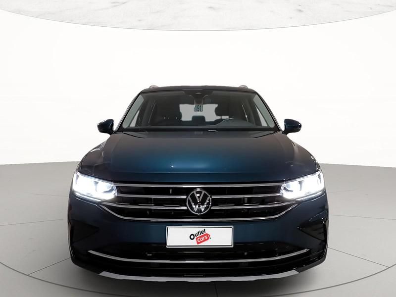 Usata VW Tiguan Elegance 150 CV (110 kW) 2023 Nightshade blue metallizzato SUV