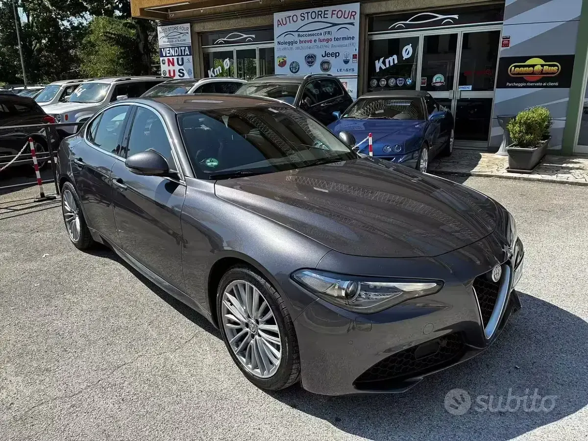 Usata Alfa Romeo Giulia 180 CV (132 kW) 2017 Grigio Berlina