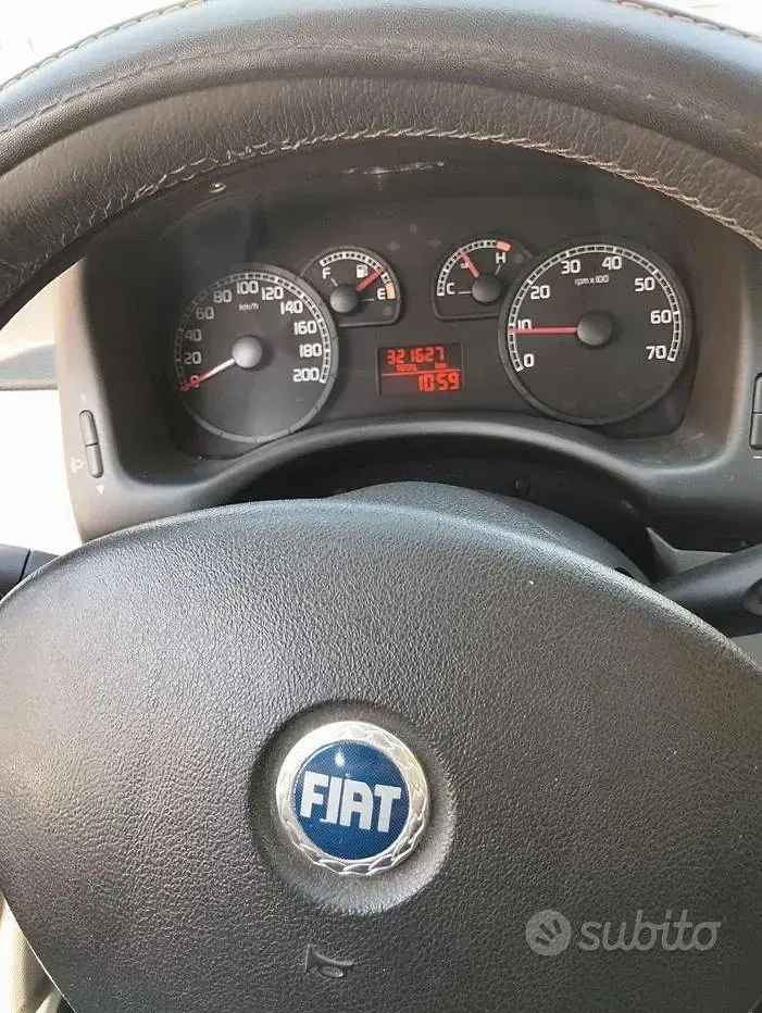 Usata Fiat Punto 69 CV (50 kW) 2003 Utilitaria
